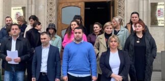 რუსთავის საკრებულოს აპარატის თანამშრომლებმა ბრიფინგი გამართეს