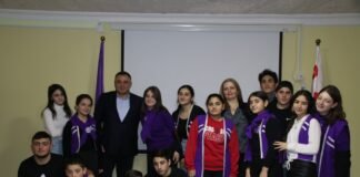 გოგი მეშველიანი არაფორმალურ გარემოში სკოლა ,,დავითიანის” მოსწავლეებს შეხვდა