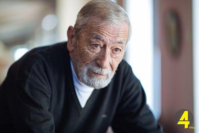 EFF6E972-A5B1-4F82-B971-88A88E56A975