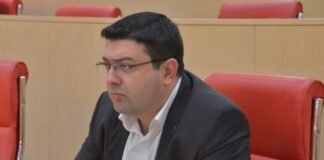 დეპუტატი, რომელმაც კანონის ჩაგდებას მხარი არ დაუჭირა, „ქართული ოცნების“ წევრი დიმიტრი სამხარაძეა