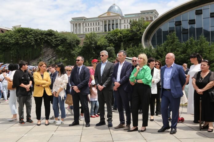 352486035_241037425334943_5625274303364615543_n