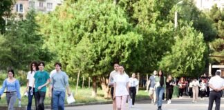 დღეს აბიტურიენტებმა გამოცდა ინგლისურ ენაში ჩააბარეს