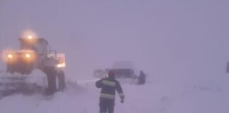 მეხანძრე-მაშველებმა თოვლში ჩარჩენილი მოქალაქეები უვნებლად გამოიყვანეს