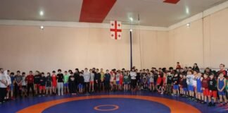 დავით შერაზადიშვილი თავისუფალი სტილით ჭიდაობაში მიმდინარე აკაკი ქუქჩიშვილის სახელობის მემორიალურ ტურნირს დაესწრო