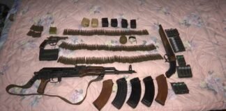 პოლიციამ თბილისსა და რეგიონებში უკანონო ცეცხლსასროლი იარაღები და საბრძოლო მასალა ამოიღო