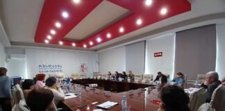 რუსთავის მუნიციპალიტეტის საკრებულოს სხდომათა დარბაზში, შშმ პირთა საკითხებზე მომუშავე საკონსულტაციო საბჭოს პირველი სხდომა გაიმართა