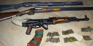 პოლიციამ თბილისსა და რეგიონებში უკანონო ცეცხლსასროლი იარაღები და საბრძოლო მასალა ამოიღო