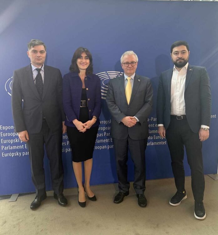 received_7814185891944918