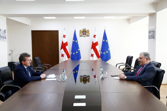 438060255_835877805243057_1620539299313324362_n