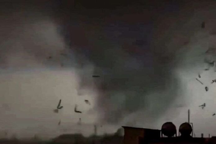 tornado-chinethshi