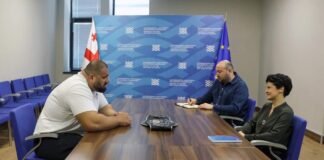 თეა წულუკიანმა სამინისტროში ლევან საგინაშვილს უმასპინძლა და გამარჯვება მიულოცა