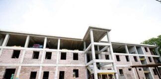 რუსთავში,მოსწავლე-ახალგაზრდობის სასახლის ადგილზე,ძველი შენობის ავთენტური იერსახის ახალი შენობა შენდება