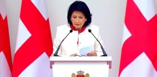 გამოსავლის გზა გადის იმაზე, რასაც 33 წლის განმავლობაში ბოლომდე ვერ მივაღწიეთ, ქვეყნის „განსაბჭოებას“, უნდა ამოვძირკვოთ ყველაფერი, რაც შავბნელ წარსულს ახასიათებდა