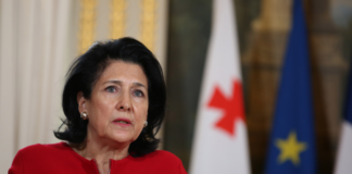 სალომე ზურაბიშვილმა პარლამენტთან შეკრებილ საზოგადოებას მიმართა