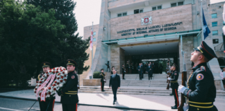 ვახტანგ გომელაურმა სამსახურებრივი მოვალეობის შესრულების დროს დაღუპული პოლიციელების მემორიალი გვირგვინით შეამკო