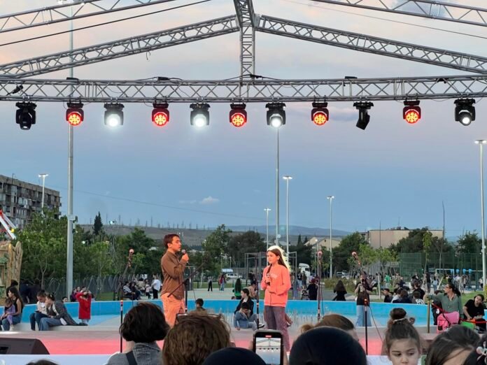 Messenger_creation_18f1c14d-8257-491a-9f5e-c7f5d71f0eb3