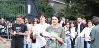 შეფასებისა და გამოცდების ეროვნული ცენტრის ინფორმაციით,პირველ სესიაზე აბიტურიენტების 93%-ზე მეტი გამოცხადდა, დაფიქსირდა დაგვიანების ერთი შემთხვევა