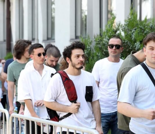 დღეს აბიტურიენტები ლიტერატურის გამოცდას აბარებენ