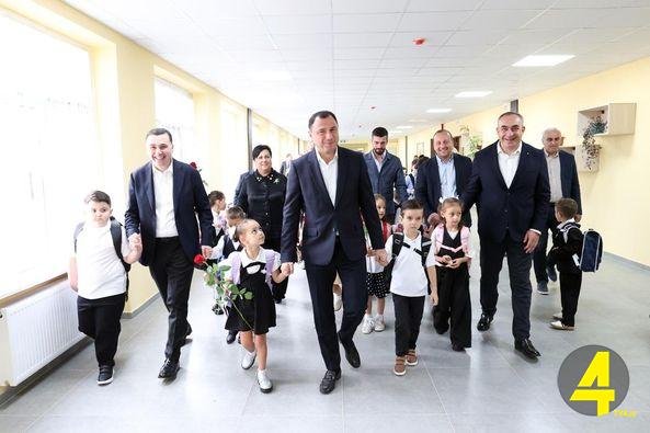 459589666_922165759940837_5784393230720754719_n