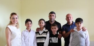 გარდაბნის მუნიციპალიტეტის სოციალური პროგრამის ფარგლებში ახალი სასწავლო წლის დაწყებასთან დაკავშირებით სასკოლო ნივთები გადაეცათ