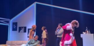 კომედიის თეატრალური ფესტივალის ფარგლებში ახალგაზრდა რეჟისორის, თეიმურაზ დვალის სპექტაკლის ,,ვახშამი ექვსისთვის“ პრემიერა გაიმართა