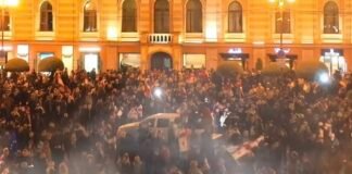 „არ ვაღიარებთ არჩევნებს” – თბილისში, თავისუფლების მოედნიდან ბარათაშვილის ხიდის მიმართულებით „დაიტოვეს” საპროტესტო მსვლელობა დაიწყო