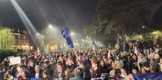 ჯგუფი “დაიტოვეს” მიერ ორგანიზებული აქციის მონაწილეებმა მტკვრის მარჯვენა და მარცხენა სანაპირო გადაკეტეს