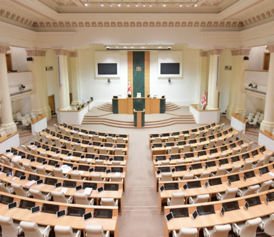 გრანტებთან და პოლიტიკურ საქმიანობასთან დაკავშირებული საკანონმდებლო ცვლილებათა პაკეტი პარლამენტში ინიცირებულია და განსახილველად კომიტეტებს გადაეცა – ცვლილება შვიდ კანონში შედის