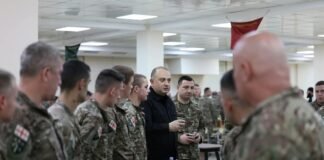 2025 წლის დადგომა საქართველოს თავდაცვის მინისტრმა სამხედრო მოსამსახურეებთან ერთად აღნიშნა