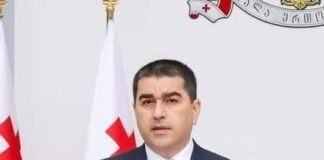 შალვა პაპუაშვილი – უცხოელებისგან კორუფციის საკითხებზე მორალისტობის ფონზე, კიდევ უფრო მძიმე მოსასმენია ის კითხვები, რომლებზე ფიქრიც ომში მყოფი უკრაინის ხელმძღვანელს უწევს