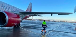 პეტერბურგის აეროპორტმა ფრენები დროებით შეაჩერა