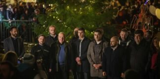 შალვა პაპუაშვილი: “მშვიდობა ყოფილიყოს ჩვენს გულებში, ოჯახებსა და სამშობლოში. 2025 წელი ყოფილიყოს სიკეთის, კეთილდღეობის, ჩვენი ქვეყნის გამთლიანების მომტანი წელი.”