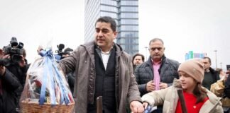 პარლამენტის თავმჯდომარემ და დეპუტატებმა ალილოს მონაწილეებს საშობაო ნობათი გადასცეს