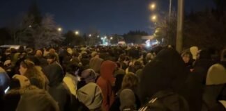 აღმაშენებლის ხეივნიდან საპროტესტო აქცია საქალაქო სასამართლოსკენ ინაცვლებს