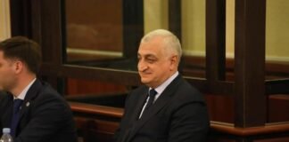 თბილისის საქალაქო სასამართლოში მამუკა ხაზარაძის სასამართლო პროცესი მიმდინარეობს