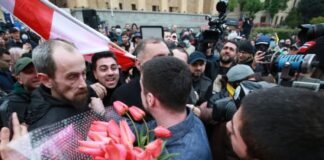 9 აპრილის მემორიალთან საჯარო მოხელეების გამოჩენას ხმაური მოჰყვა