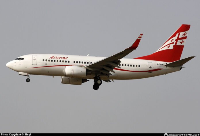 Georgian_Airways_Boeing_737_700