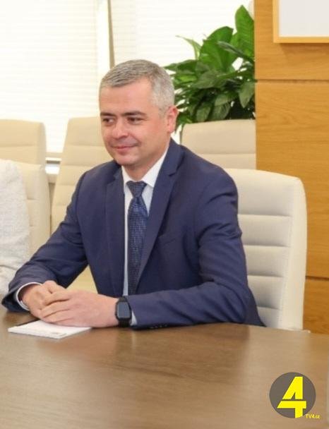 4eb51542-d0d9-4f42-5993-08ddc38053ec_cx39_cy19_cw60_w1080_h608_s