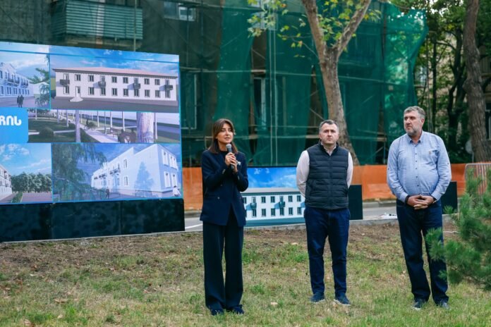 549568819_780806774572652_2706066075411868633_n