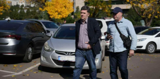 თავდაცვის ყოფილი მინისტრი ბაჩო ახალაია შსს-ს კრიმინალურ დეპარტამენტში გამოკითხვაზე მივიდა