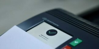 საქართველოში თვითმმართველობის არჩევნები მიმდინარეობს – ამომრჩეველი საკრებულოებსა და მერებს 64 მუნიციპალიტეტში აირჩევენ