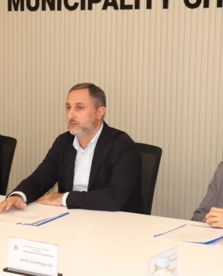 რუსთავის საკრებულოს რიგგარეშე სხდომაზე, საკრებულოს თავმჯდომარის ვაკანტურ თანამდებობაზე მესამე მოადგილე აირჩიეს