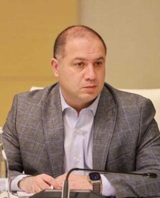 განათლების სამინისტრო სასკოლო პროცესში მობილური ტელეფონების გამოყენების აკრძალვას გეგმავს