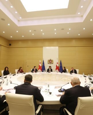 პრემიერ-მინისტრს შვეიცარიელმა ექსპერტმა მყინვარული ხეობების კვლევის შედეგები გააცნო