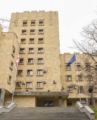 პროკურატურამ არასრულწლოვნის მიმართ ჩადენილი გარყვნილი ქმედების ბრალდებით დაკავებულ მასწავლებელს ბრალდება წარუდგინა