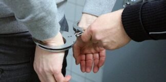 თბილისის საქალაქო სასამართლომ გიორგი რიკაძეს, დემეტრე ჩიქოვანსა და ალექსანდრე გაბაშვილს აღკვეთის ღონისძიების სახით პატიმრობა შეუფარდა