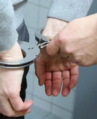 თბილისის საქალაქო სასამართლომ გიორგი რიკაძეს, დემეტრე ჩიქოვანსა და ალექსანდრე გაბაშვილს აღკვეთის ღონისძიების სახით პატიმრობა შეუფარდა