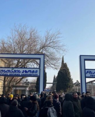 რუსთავის აზოტის ქარხანა გაფიცულ თანამშრომლებს ხელფასის 39 ლარითა და 40 თეთრით მომატებას სთავაზობს