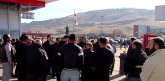 რუსთავის ავტობაზრობის მიმდებარედ, ავტოიმპორტიორებმა და ავტოდილერებმა საპროტესტო აქცია გამართეს