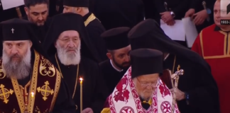 სამების საკათედრო ტაძარში, საქართველოს კათოლიკოს-პატრიარქის, უწმინდესისა და უნეტარესის, ილია II-ის წესის აგების მსახურება მიმდინარეობს